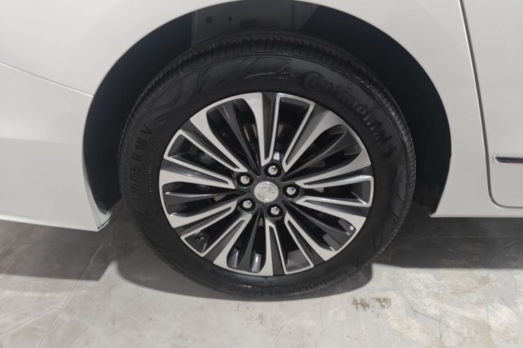 别克GL8 2021款 ES陆尊 653T 旗舰型车身外观6008