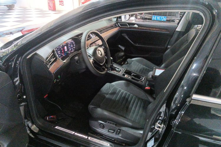 大众 迈腾 2019款 330TSI DSG 尊贵型 国V中控内饰19