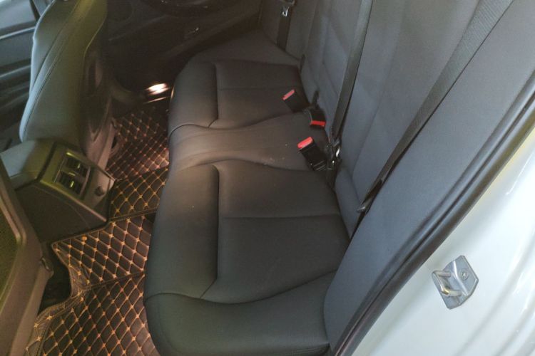 宝马3系 2019款 320Li 时尚型中控内饰21