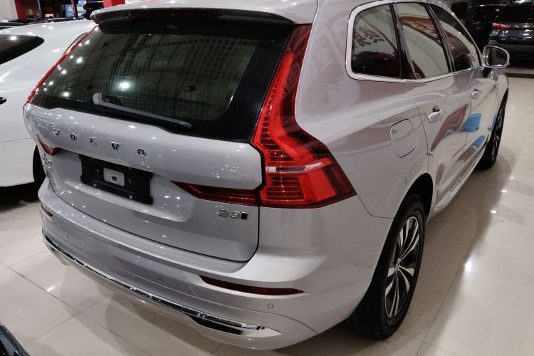 沃尔沃XC60 2023款 B5 四驱智逸豪华版车身外观7