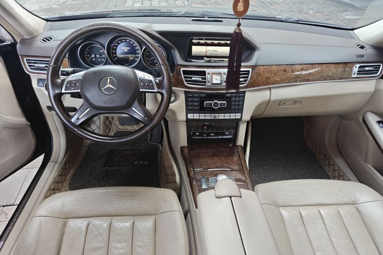 奔驰E级 2014款 E 300 L中控内饰7002