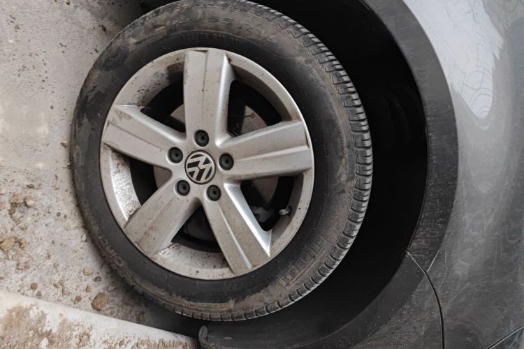 大众 途安 2015款 1.4T DSG舒适版5座车身外观10