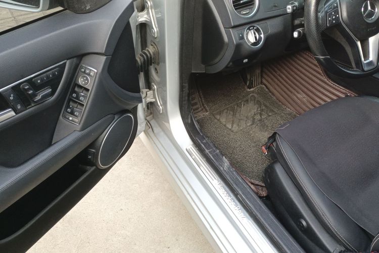 奔驰C级 2013款 C 260 CGI 时尚型中控内饰7003