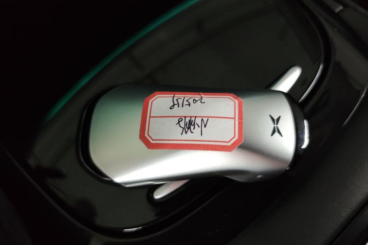 小鹏P7 2022款 625E中控内饰11