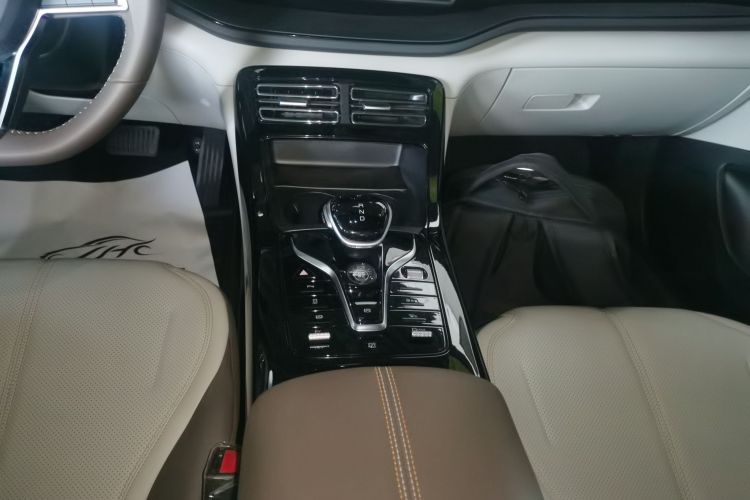 比亚迪 秦PLUS 2024款 荣耀版 DM-i 55KM领先型中控内饰18