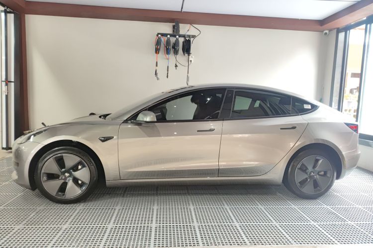 特斯拉 Model 3 2022款 后轮驱动版车身外观6003
