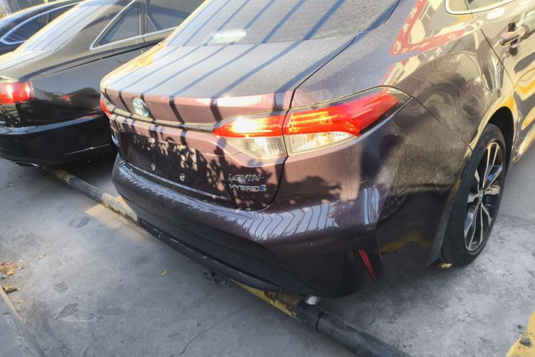 丰田 雷凌 2019款 双擎 1.8H E-CVT运动版 国VI车身外观6