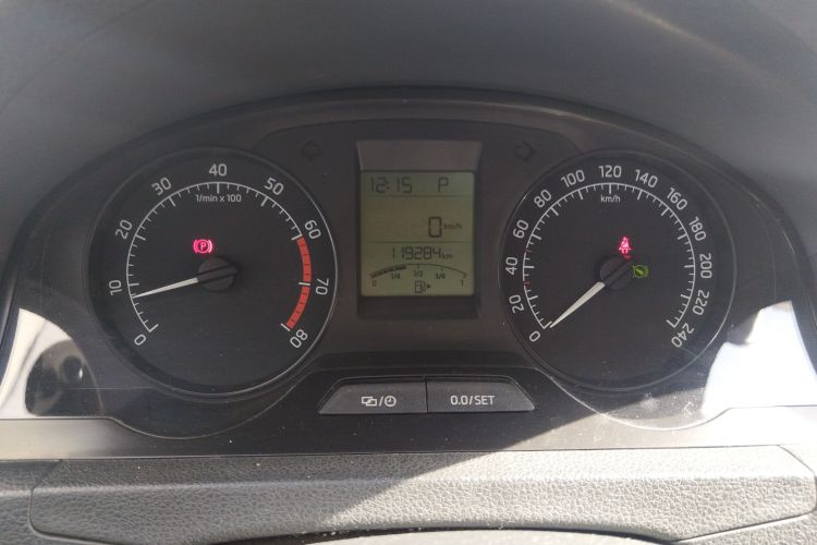 斯柯达 昕锐 2015款 1.6L 自动智选型中控内饰15