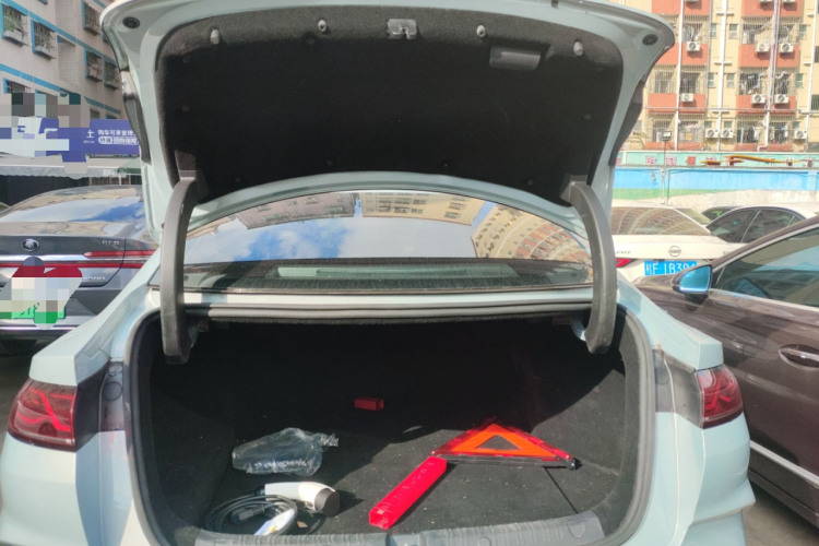 比亚迪 秦L 2024款 DM-i 80KM领先型局部细节23