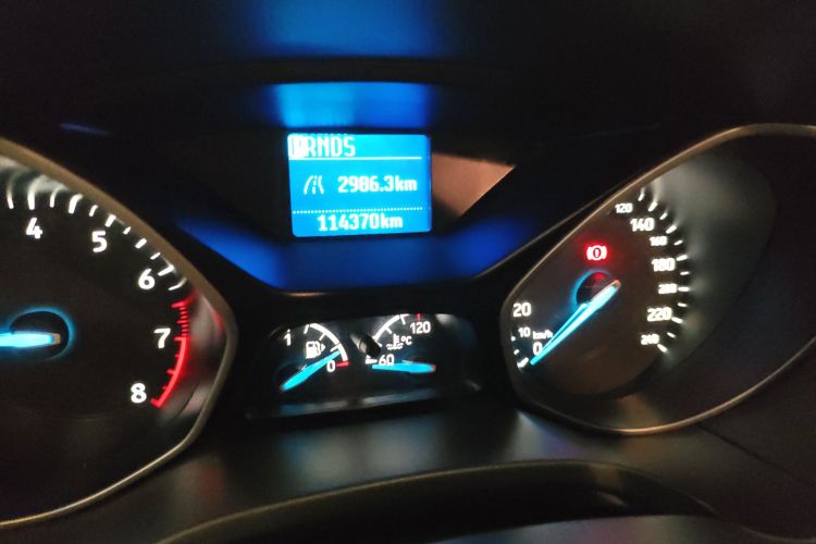 福特 福克斯 2015款 两厢 1.6L 自动舒适型中控内饰15