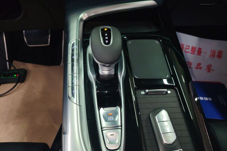 岚图汽车 岚图FREE 2021款 四驱标准增程专属豪华套装中控内饰18