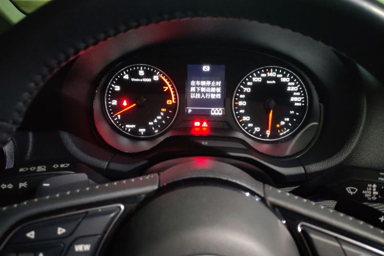 奥迪Q2L 2022款 35 TFSI 进取致雅型中控内饰14