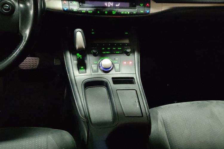 雷克萨斯CT 2017款 CT200h 精英版 单色 国V局部细节18