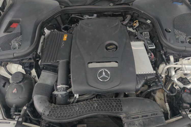 奔驰E级 2018款 改款 E 300 L 运动时尚型局部细节24