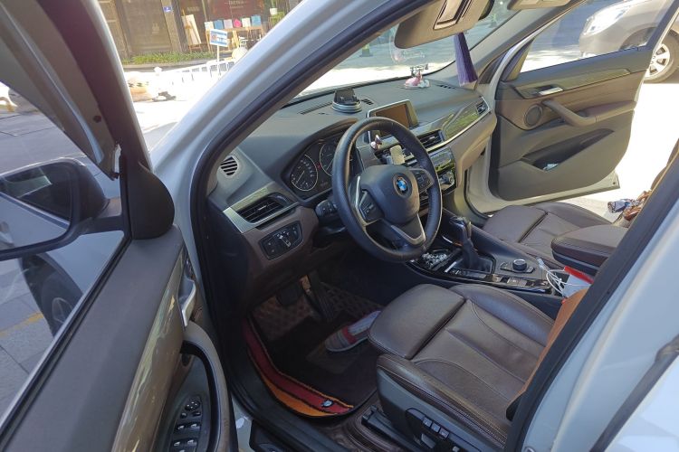 宝马X1 2018款 sDrive18Li 尊享型中控内饰20