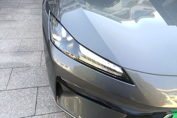 深蓝汽车 深蓝SL03 2022款 1.5L 1200增程版车身外观8