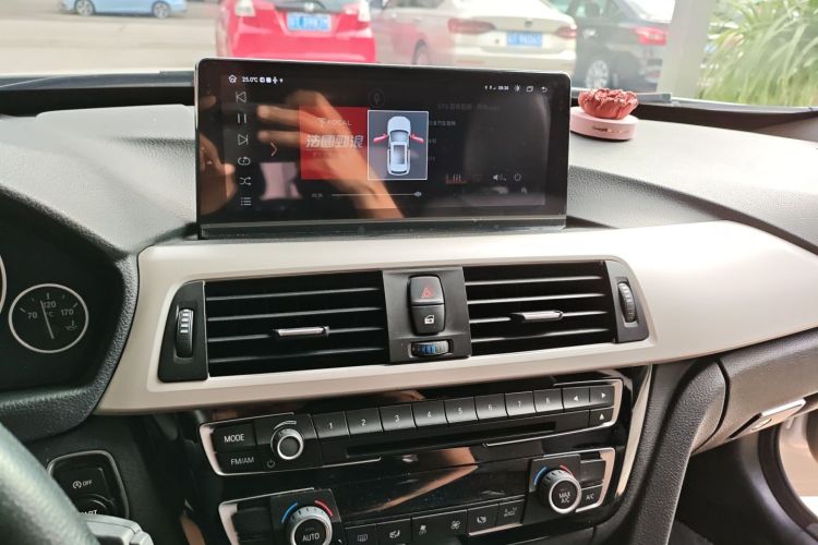 宝马3系GT 2017款 320i 时尚型中控内饰16