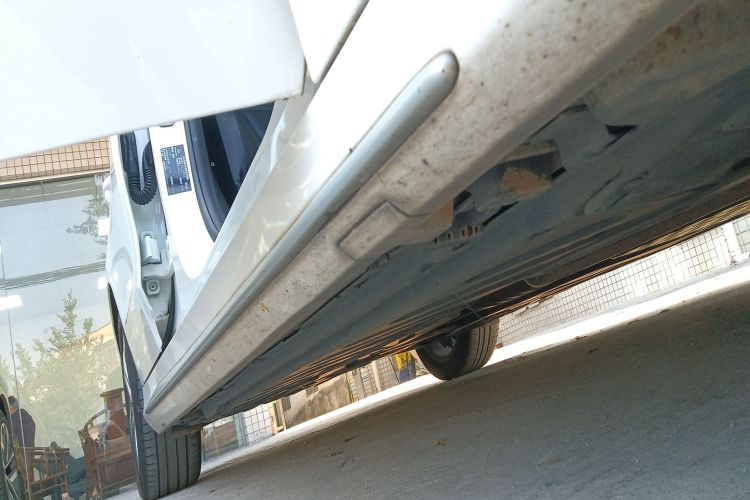 奔驰C级 2020款 C 260 L 运动版局部细节9001