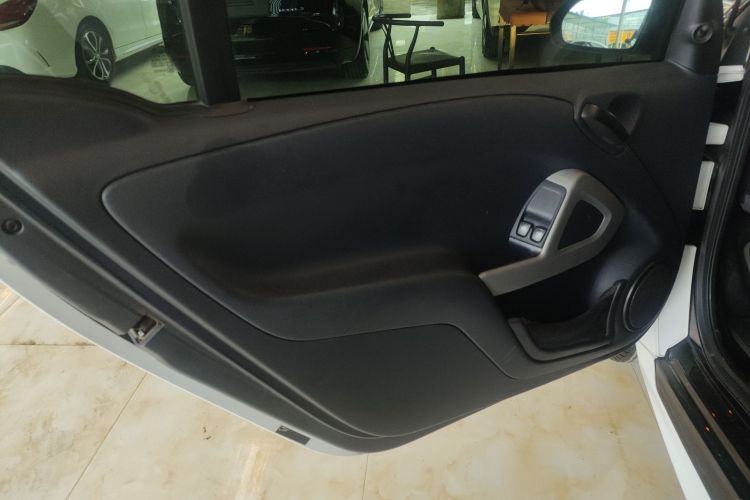smart fortwo 2012款 1.0 MHD 硬顶舒适版中控内饰7008