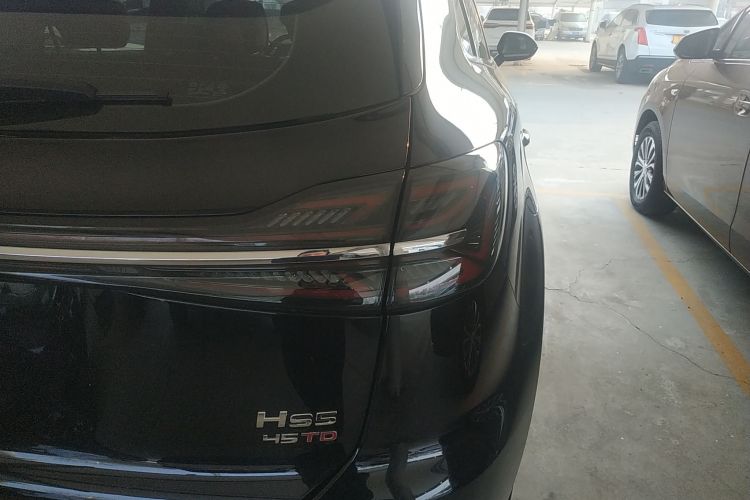 红旗HS5 2023款 2.0T 四驱旗享Pro版车身外观6006