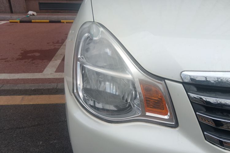 日产 轩逸 2018款 经典 1.6XE+ CVT豪华版车身外观8