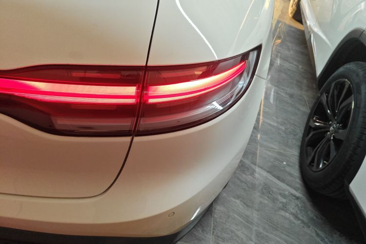 保时捷 2023款 Macan 2.0T车身外观9