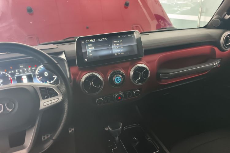 北京BJ40 2019款 2.0T 自动四驱城市猎人版旗舰型 国V中控内饰16