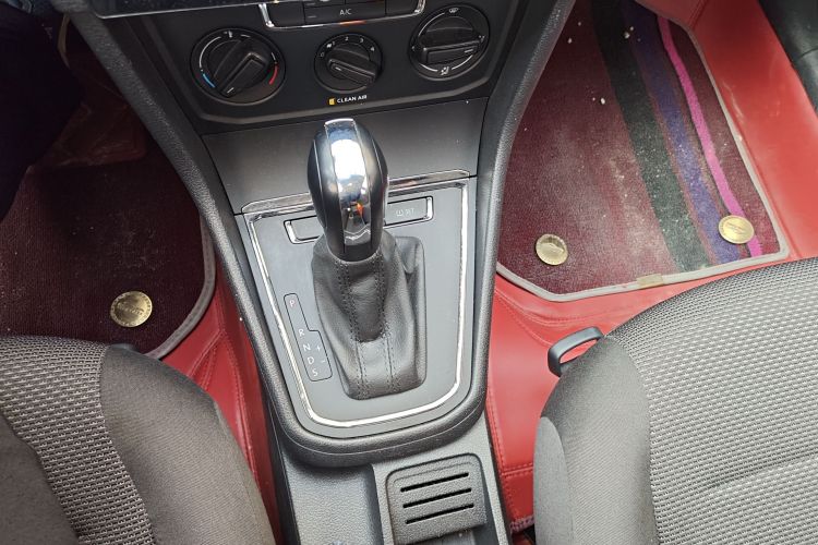 大众 宝来 2018款 1.5L 自动时尚型中控内饰18