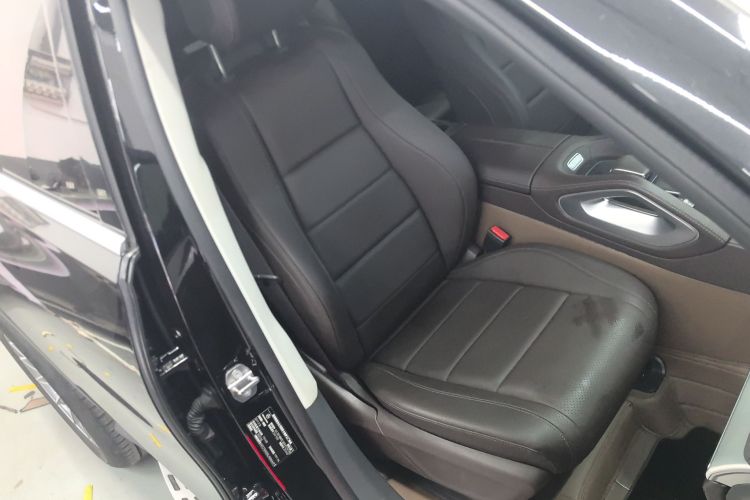 奔驰GLE 2020款 GLE 350 4MATIC 动感型局部细节41