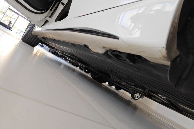 奔驰C级AMG 2024款 AMG C 43 4MATIC局部细节9002