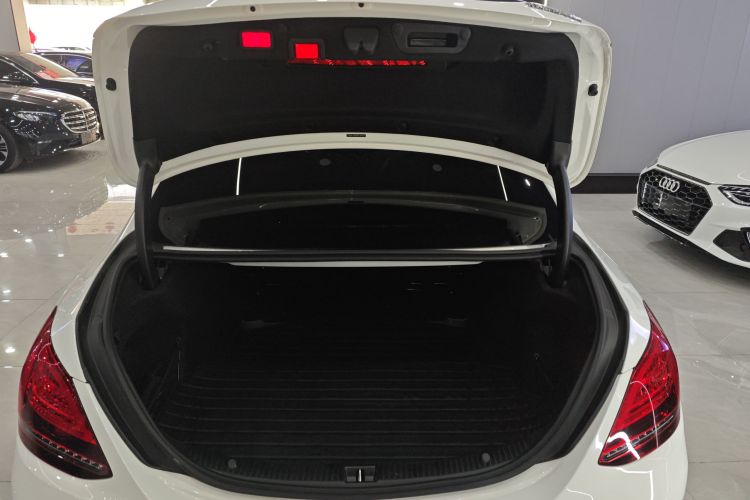 奔驰C级 2021款 C 260 星耀臻藏版机舱底盘23