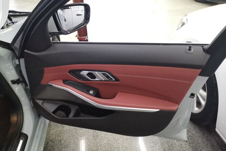 宝马3系 2025款 325Li M运动套装中控内饰7005