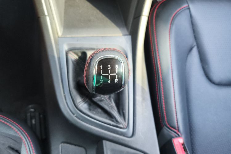 奇瑞 艾瑞泽5 2016款 1.5L 手动领潮版中控内饰18