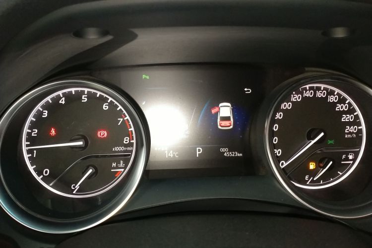 丰田 凯美瑞 2018款 2.0G 豪华版中控内饰14