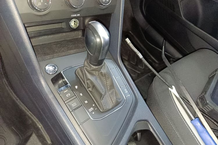 大众 途岳 2023款 300TSI 两驱新月版中控内饰18