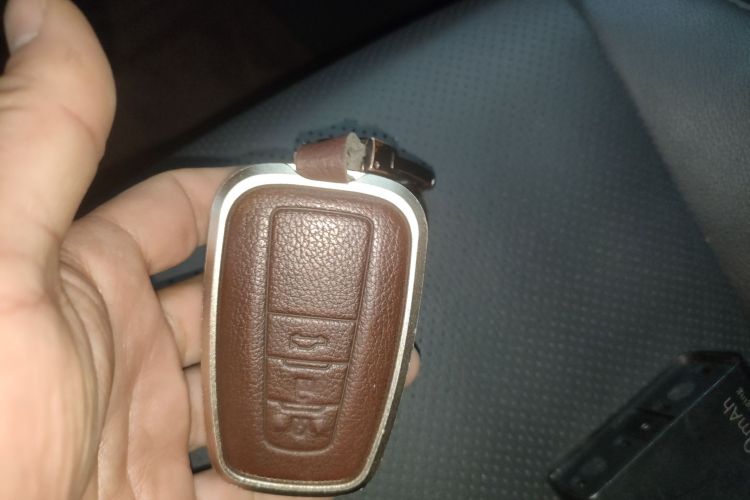 丰田 普拉多 2019款 3.5L 自动TX-L尊享版中控内饰7001