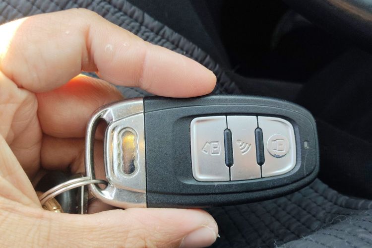 奥迪Q3 2020款 35 TFSI 进取动感型中控内饰11