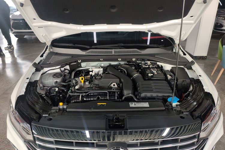 大众 朗逸 2023款 300TSI DSG满逸版机舱底盘24