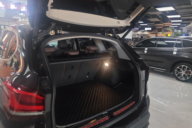 宝马X1 2021款 xDrive25Li 尊享型机舱底盘23
