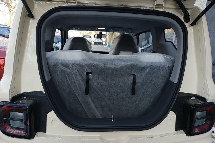 吉利银河 熊猫 2025款 210km 元气熊机舱底盘23