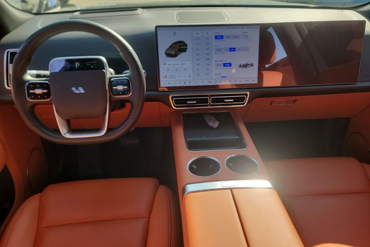 理想汽车 理想L9 2022款 Max中控内饰12