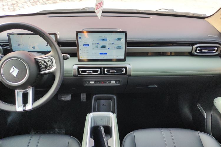 宝骏悦也Plus 2024款 智尊版 4座中控内饰16