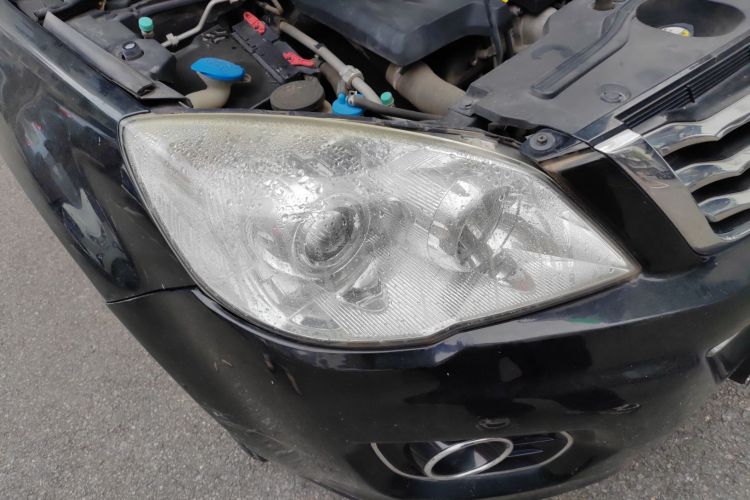 哈弗H6 2014款 升级版 2.0T 柴油 手动两驱都市型车身外观8