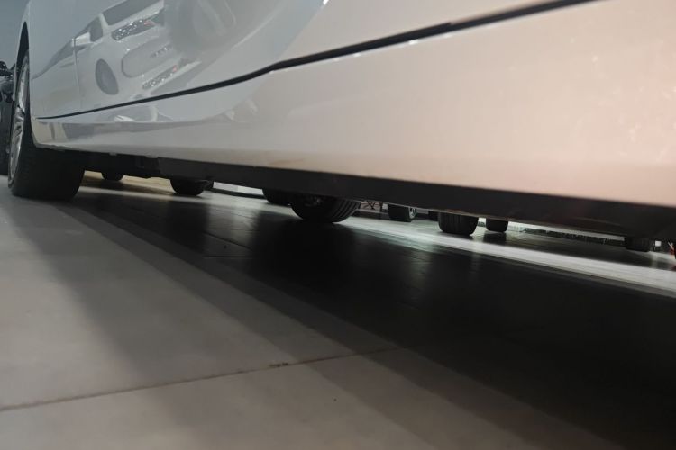 丰田 亚洲龙 2019款 双擎 2.5L XLE尊贵版 国VI局部细节9001