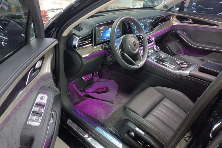 红旗H9 2022款 2.0T 智联旗畅版中控内饰20