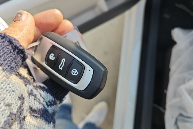 吉利银河 熊猫 2025款 210km 元气熊中控内饰11