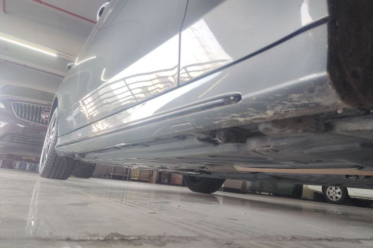 奔驰C级 2020款 C 260 运动版局部细节9001