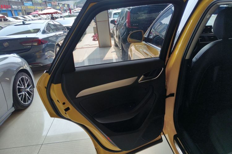 奥迪Q3 2017款 30 TFSI 时尚型中控内饰7008