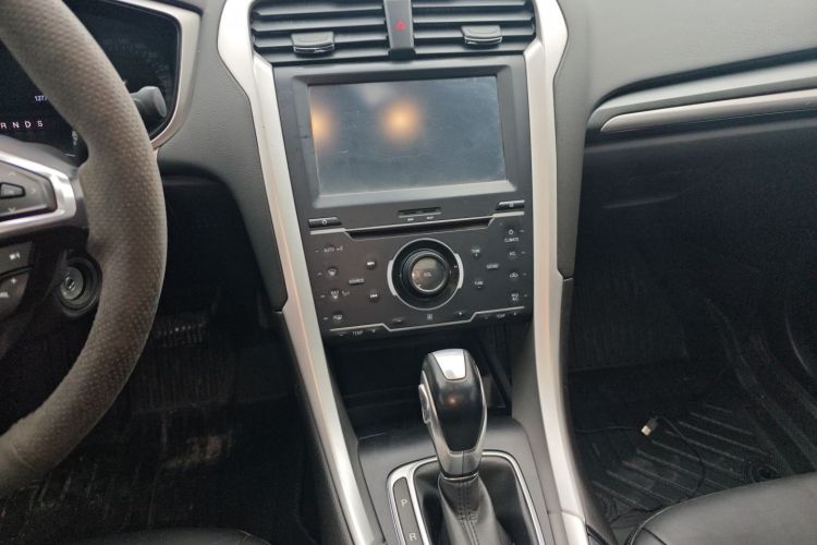 福特 蒙迪欧 2013款 1.5L GTDi180时尚型中控内饰16