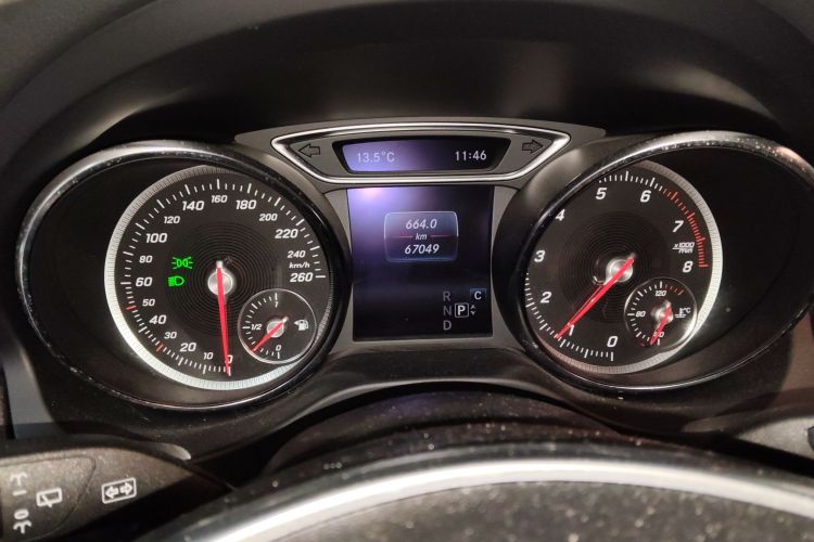 奔驰GLA 2019款 GLA 200 时尚型中控内饰14